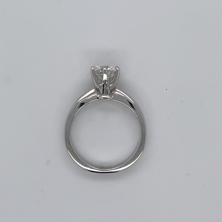 1.01 carat Round Diamond Engagement ring